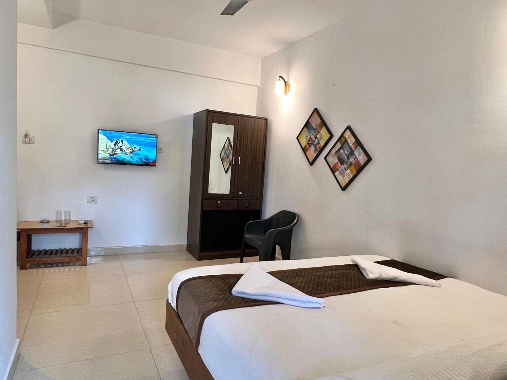 Aura Rooms & Swimming Pool, Calangute Exterior photo
