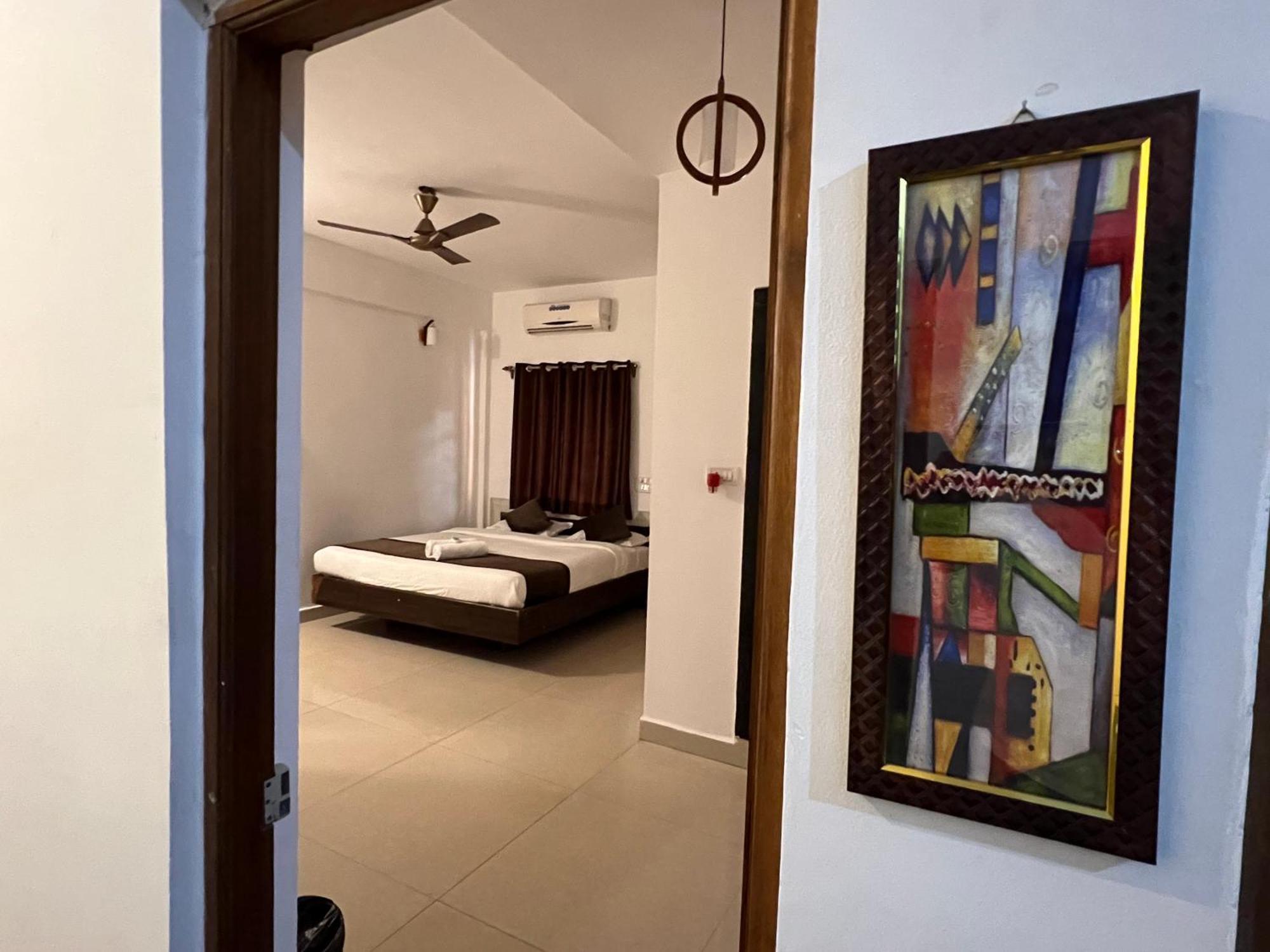 Aura Rooms & Swimming Pool, Calangute Exterior photo