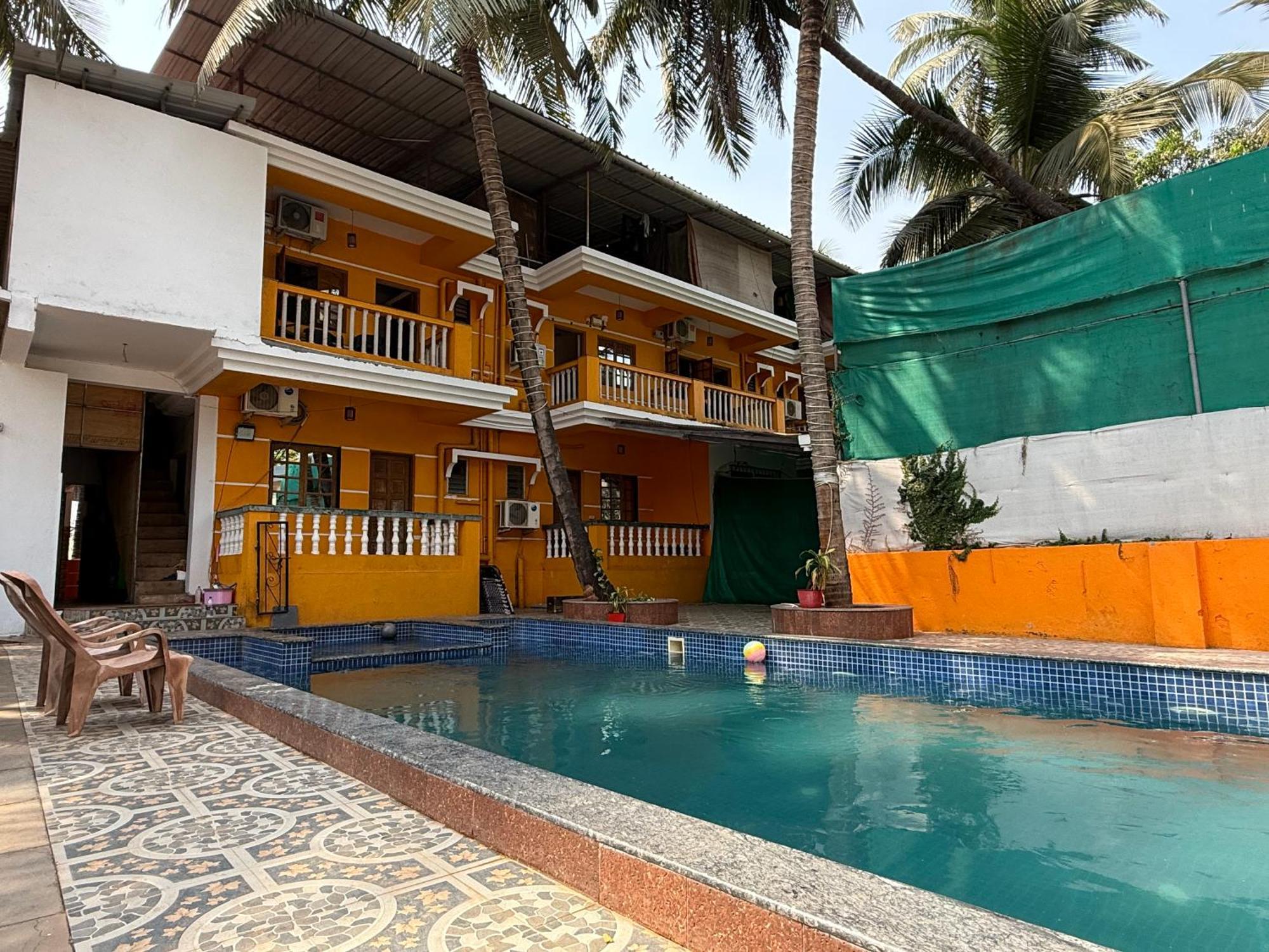 Aura Rooms & Swimming Pool, Calangute Exterior photo